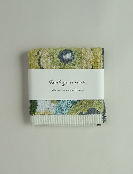 Moni hankie with paper band